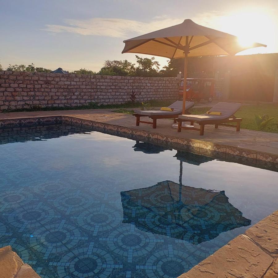 4 U Luxury Bungalows Diani Praia de Diani Exterior foto