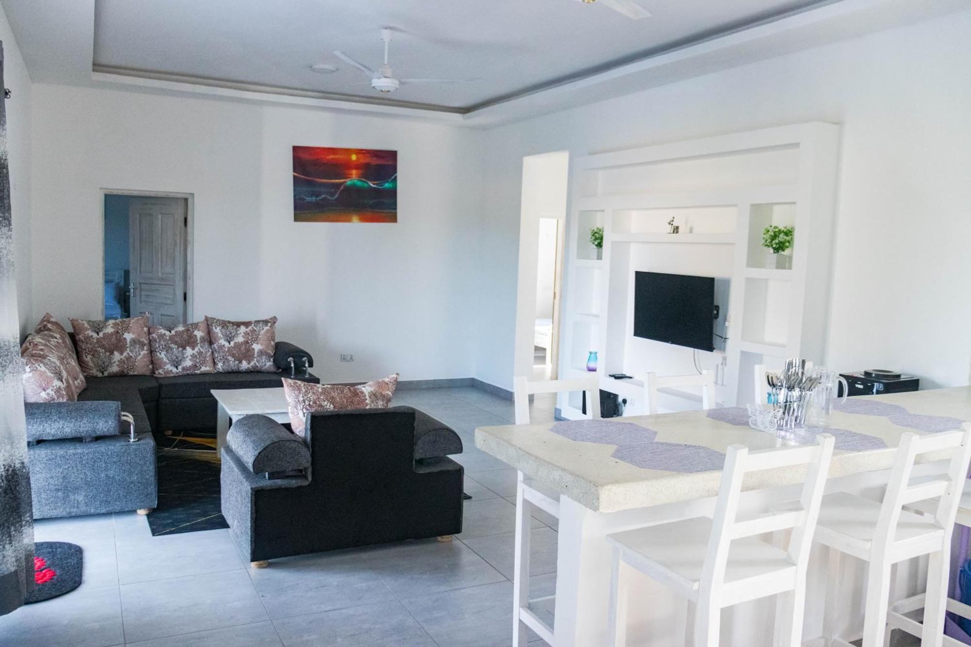 4 U Luxury Bungalows Diani Praia de Diani Exterior foto